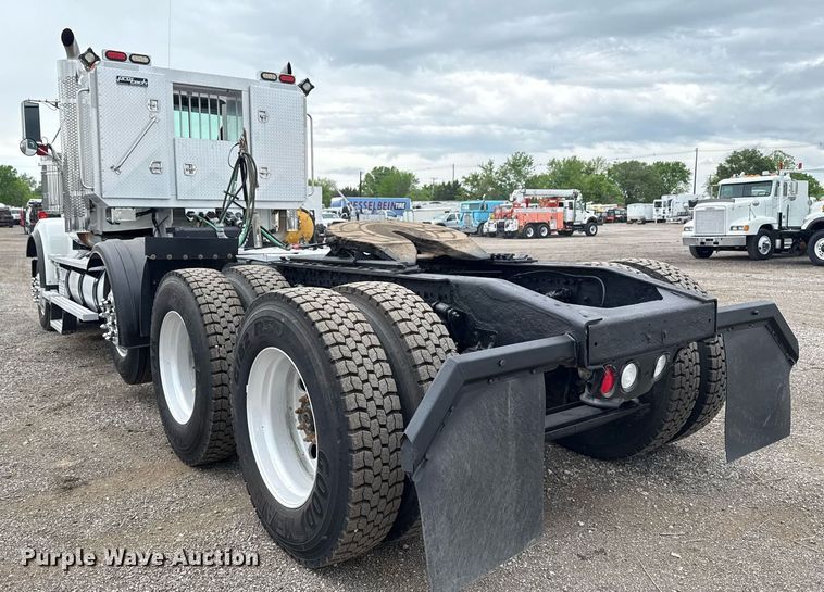 image for item EG5806 2012 Western Star 4900 Conventional  semi truck