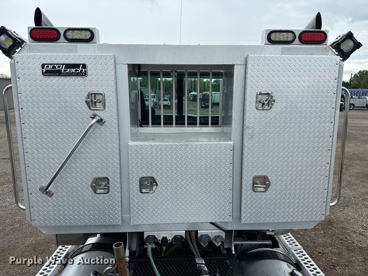 image for item EG5806 2012 Western Star 4900 Conventional  semi truck