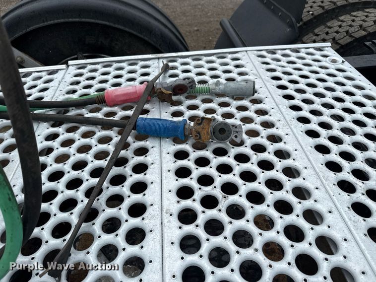 image for item EG5806 2012 Western Star 4900 Conventional  semi truck