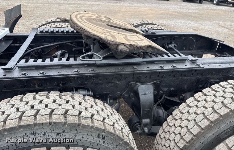 image for item EG5806 2012 Western Star 4900 Conventional  semi truck