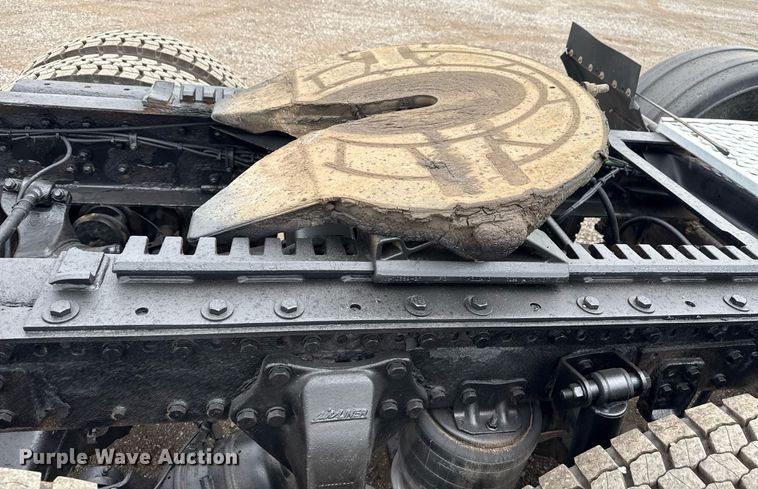 image for item EG5806 2012 Western Star 4900 Conventional  semi truck