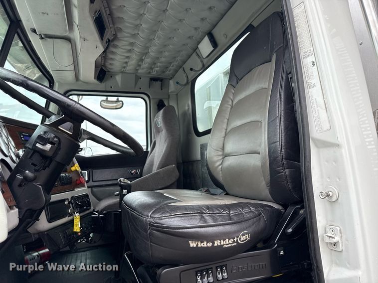 image for item EG5806 2012 Western Star 4900 Conventional  semi truck