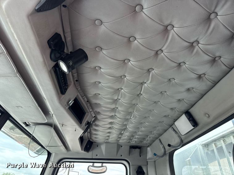 image for item EG5806 2012 Western Star 4900 Conventional  semi truck