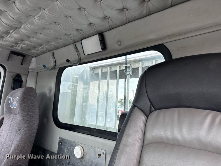 image for item EG5806 2012 Western Star 4900 Conventional  semi truck