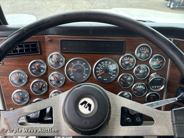 image for item EG5806 2012 Western Star 4900 Conventional  semi truck