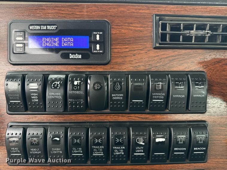 image for item EG5806 2012 Western Star 4900 Conventional  semi truck