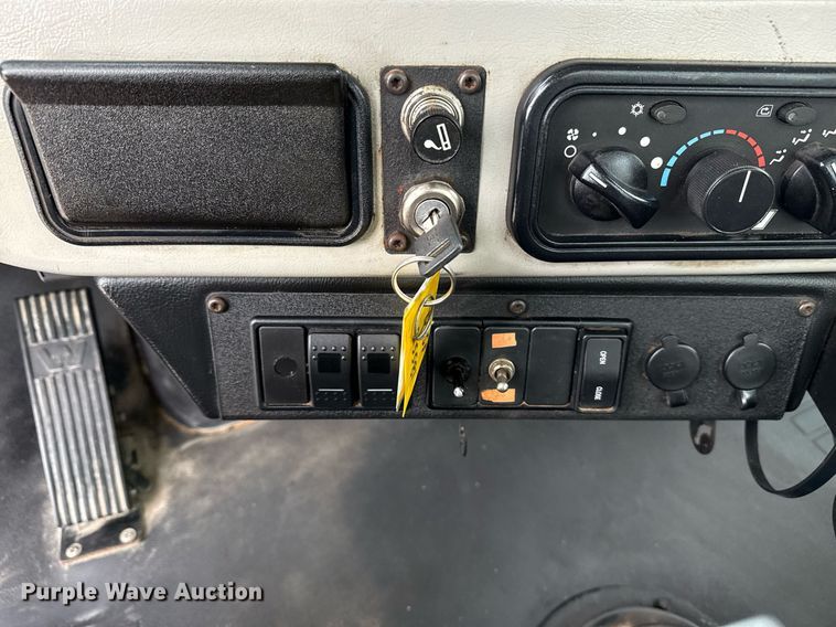 image for item EG5806 2012 Western Star 4900 Conventional  semi truck