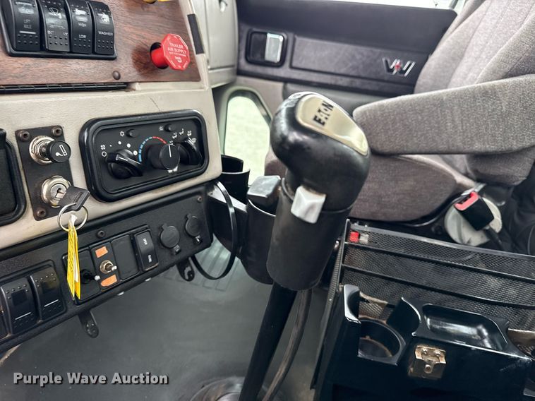 image for item EG5806 2012 Western Star 4900 Conventional  semi truck