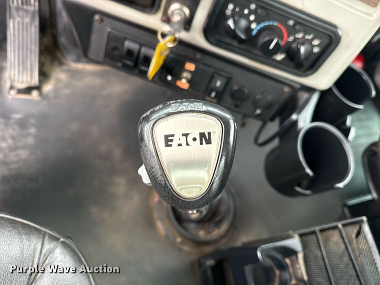 image for item EG5806 2012 Western Star 4900 Conventional  semi truck