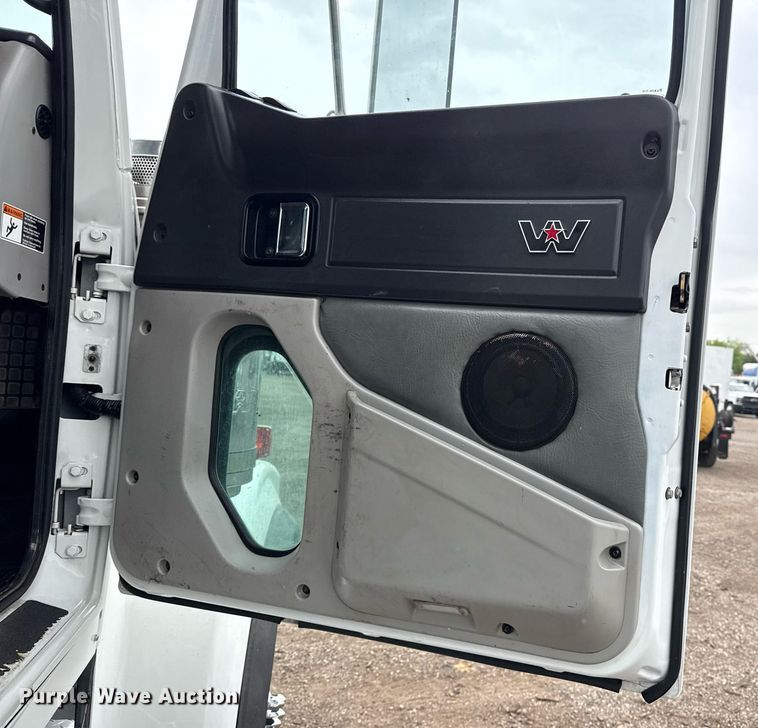 image for item EG5806 2012 Western Star 4900 Conventional  semi truck