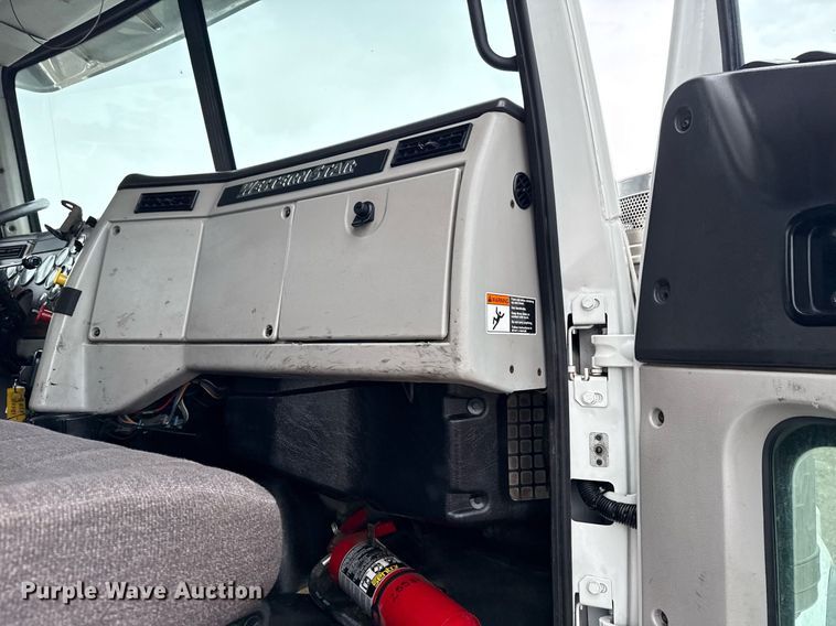 image for item EG5806 2012 Western Star 4900 Conventional  semi truck