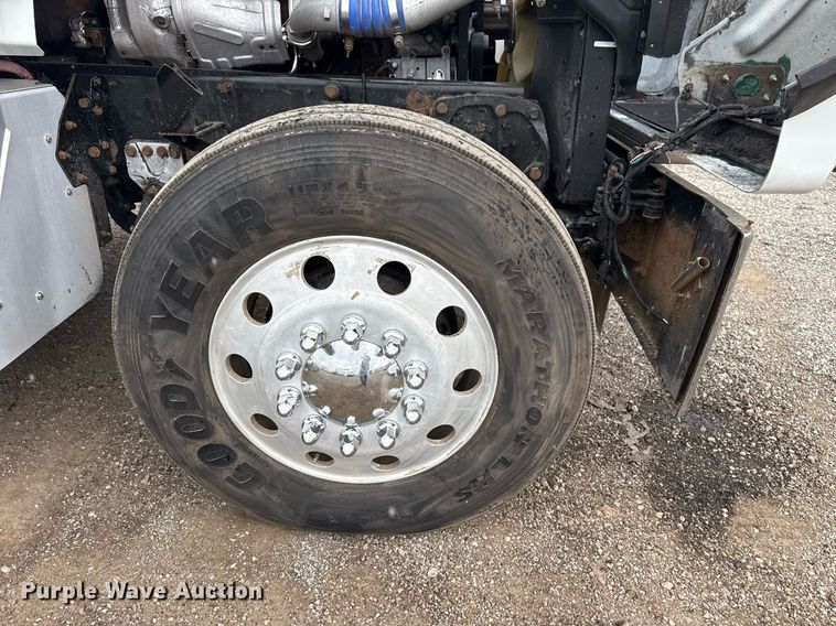 image for item EG5806 2012 Western Star 4900 Conventional  semi truck