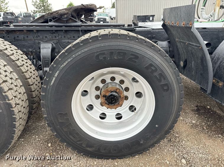 image for item EG5806 2012 Western Star 4900 Conventional  semi truck