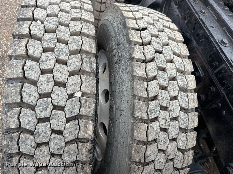 image for item EG5806 2012 Western Star 4900 Conventional  semi truck