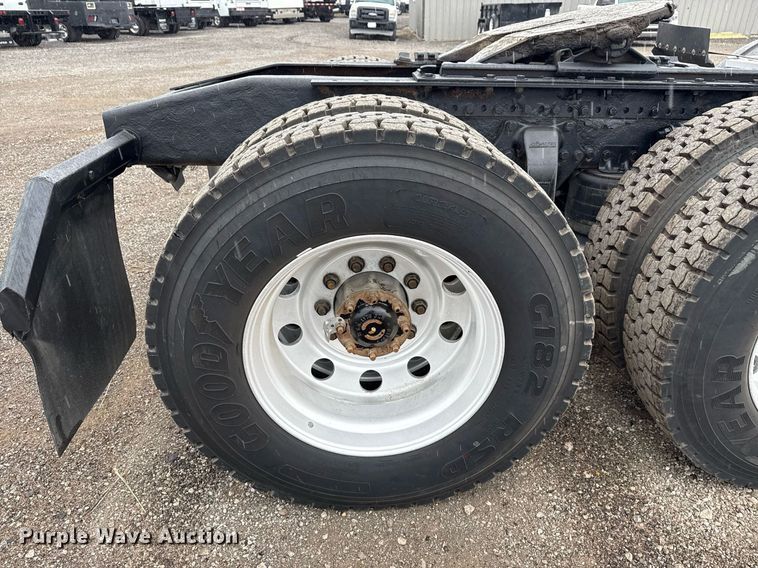 image for item EG5806 2012 Western Star 4900 Conventional  semi truck