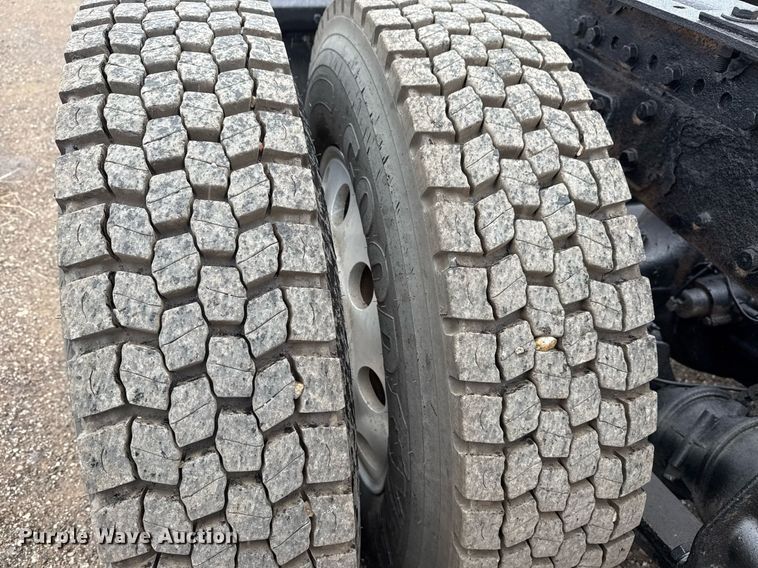 image for item EG5806 2012 Western Star 4900 Conventional  semi truck