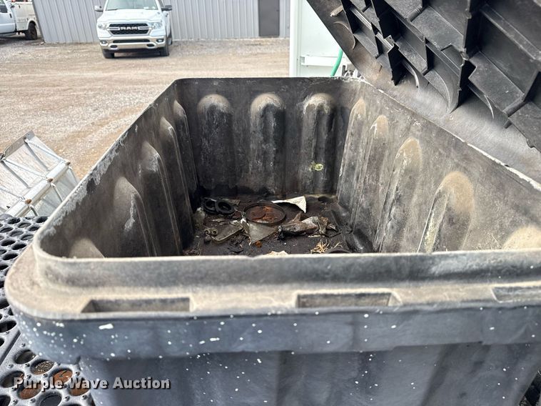 image for item EG5809 2000 Freightliner FLD Conventional  semi truck