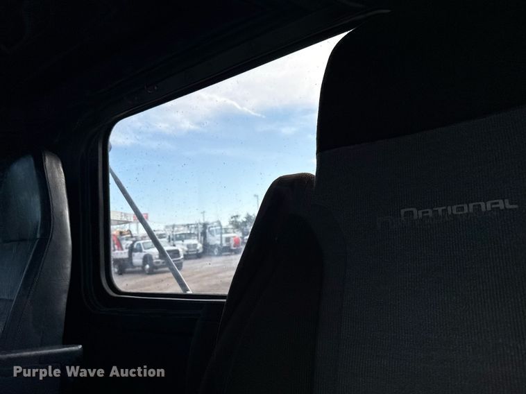 image for item EG5809 2000 Freightliner FLD Conventional  semi truck