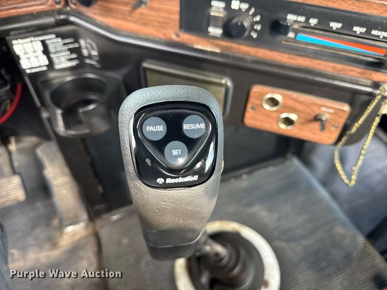 image for item EG5809 2000 Freightliner FLD Conventional  semi truck