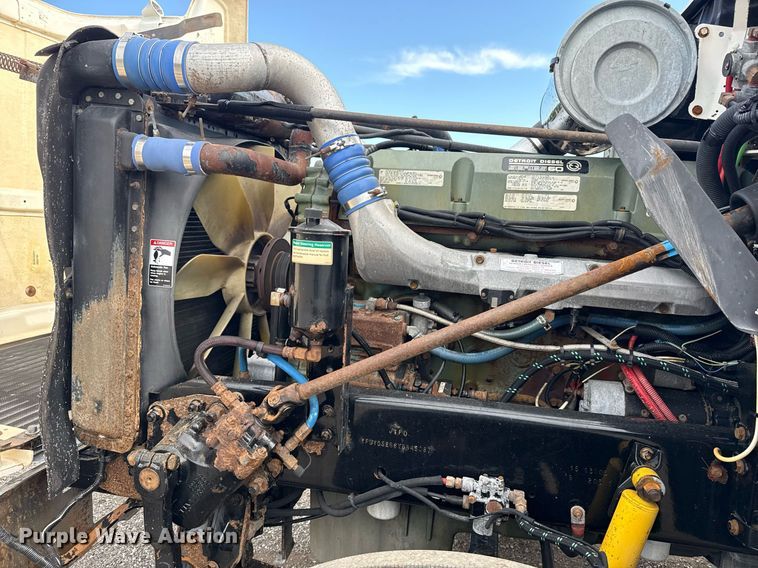 image for item EG5809 2000 Freightliner FLD Conventional  semi truck