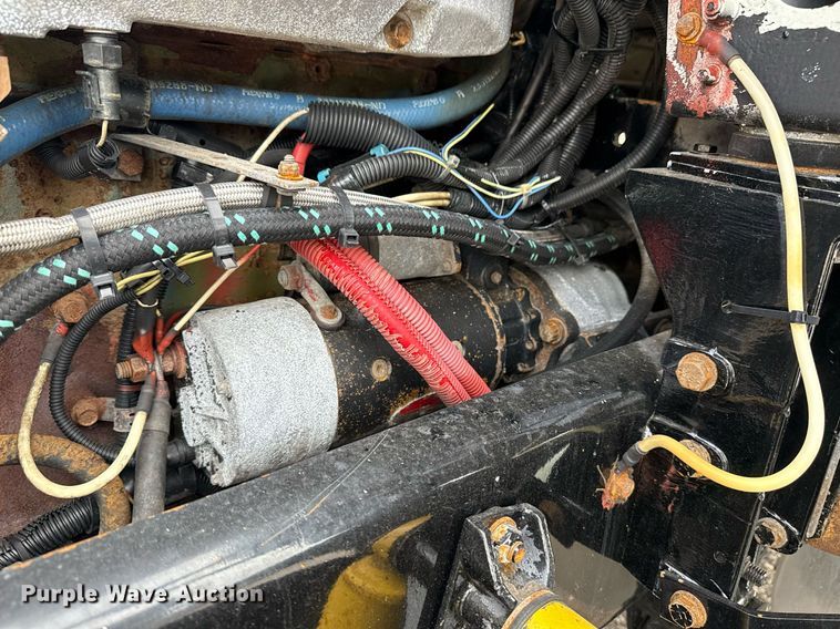 image for item EG5809 2000 Freightliner FLD Conventional  semi truck