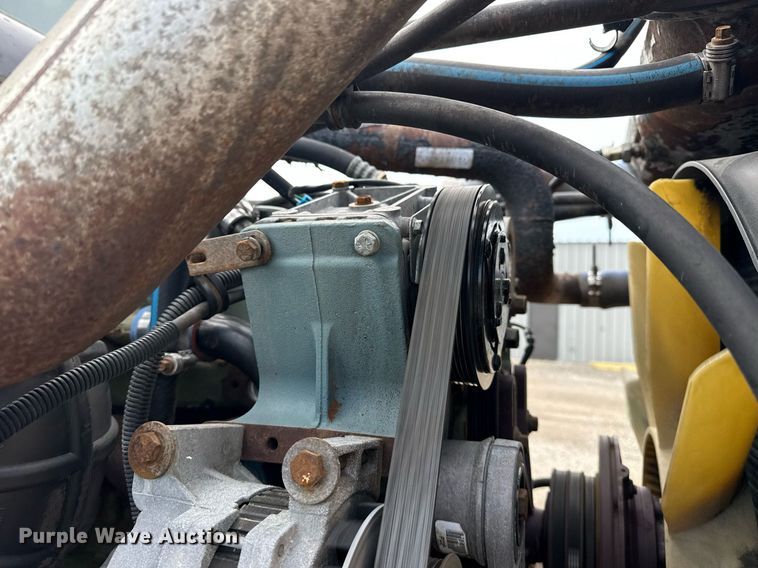 image for item EG5809 2000 Freightliner FLD Conventional  semi truck