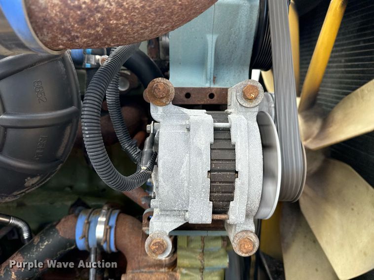 image for item EG5809 2000 Freightliner FLD Conventional  semi truck