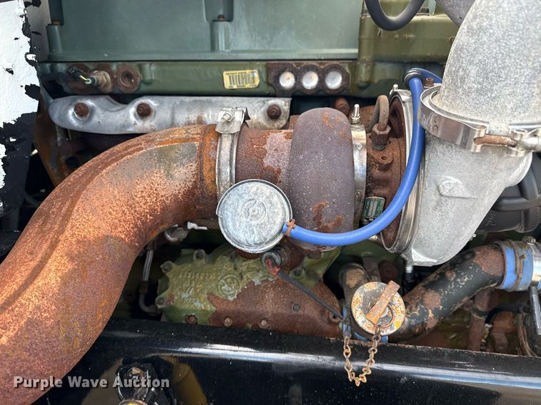 image for item EG5809 2000 Freightliner FLD Conventional  semi truck