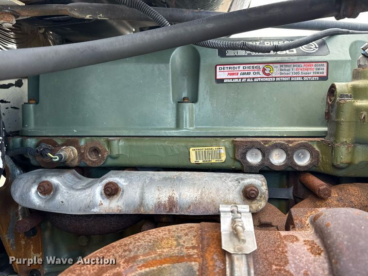 image for item EG5809 2000 Freightliner FLD Conventional  semi truck