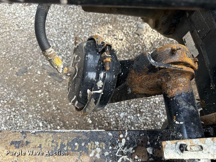 image for item EG5809 2000 Freightliner FLD Conventional  semi truck