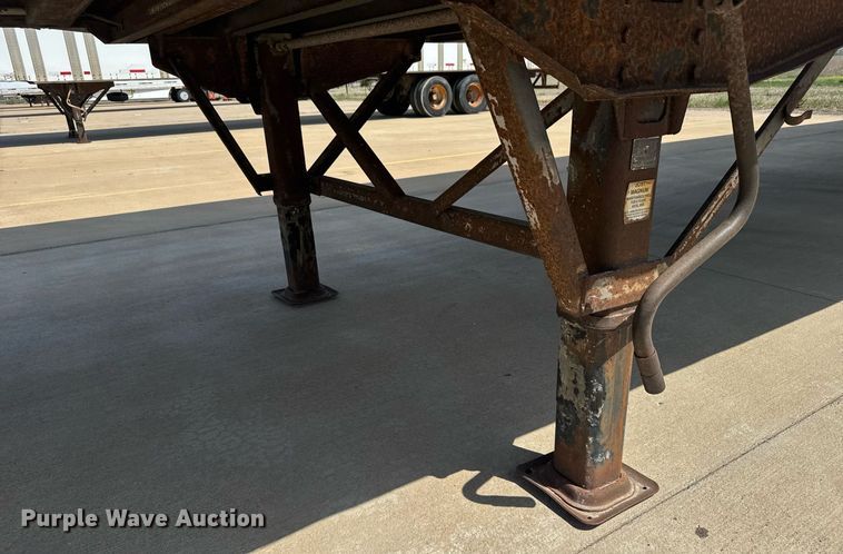 image for item EG6348 2000 Wabash dry van trailer