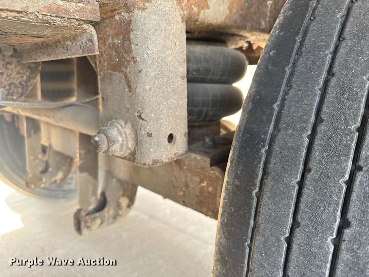 image for item EG6348 2000 Wabash dry van trailer