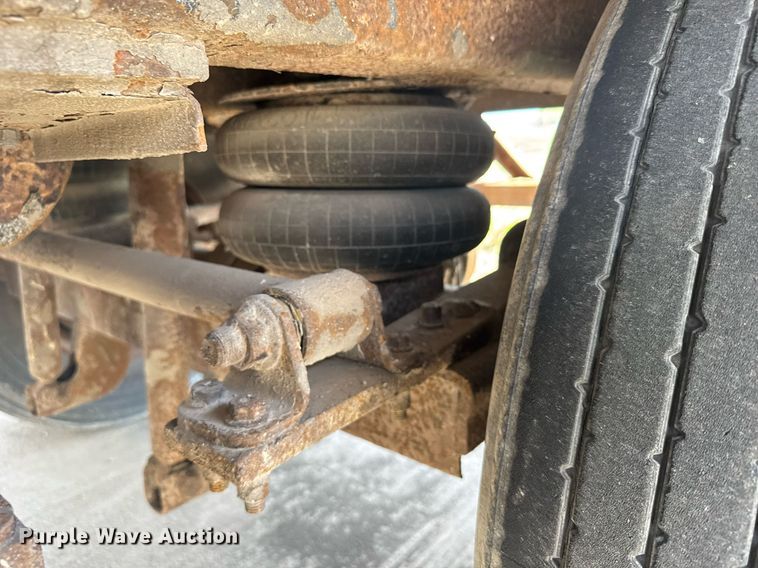 image for item EG6348 2000 Wabash dry van trailer