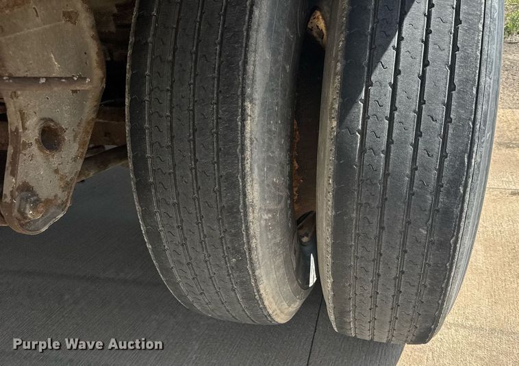 image for item EG6348 2000 Wabash dry van trailer