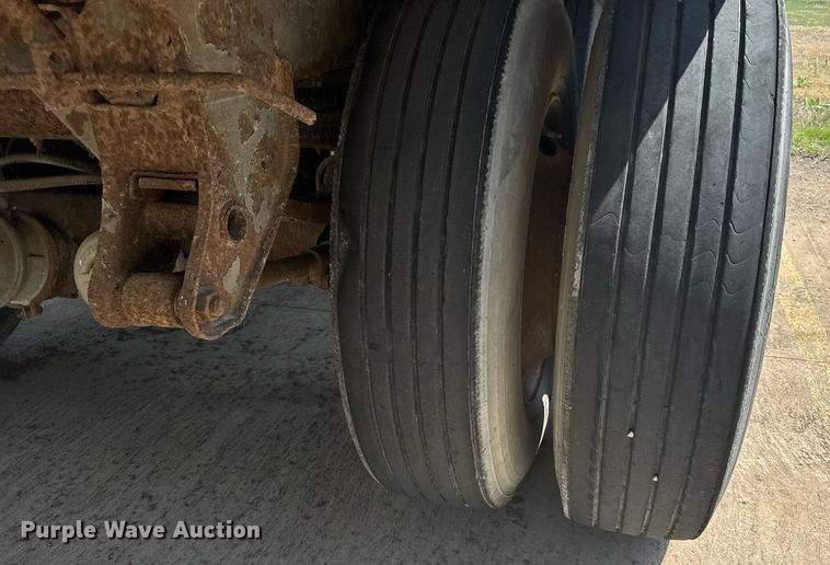 image for item EG6349 1999 Wabash dry van trailer