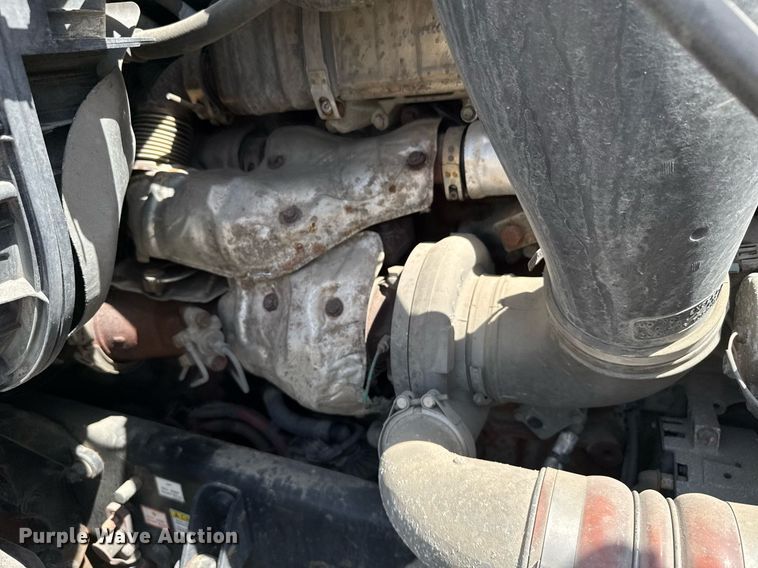 image for item EG6353 2016 Freightliner Cascadia semi truck