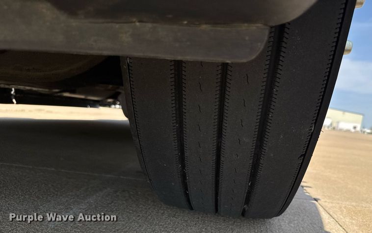 image for item EG6353 2016 Freightliner Cascadia semi truck