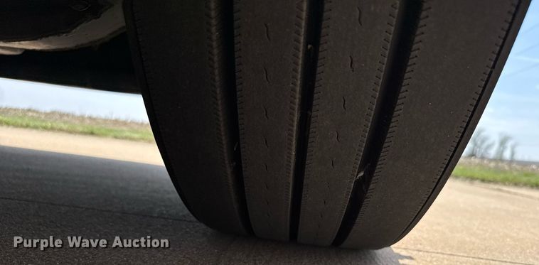 image for item EG6353 2016 Freightliner Cascadia semi truck