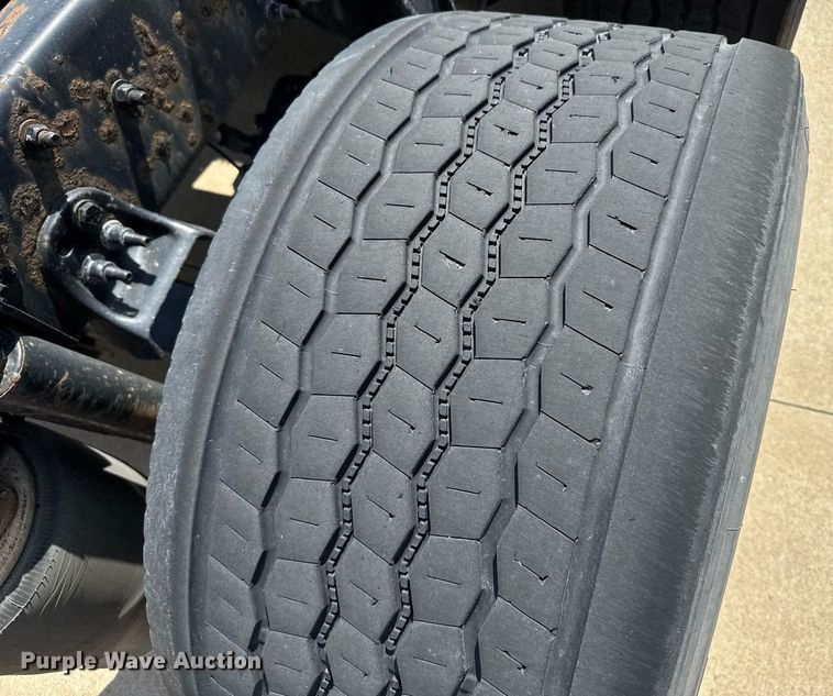 image for item EG6353 2016 Freightliner Cascadia semi truck