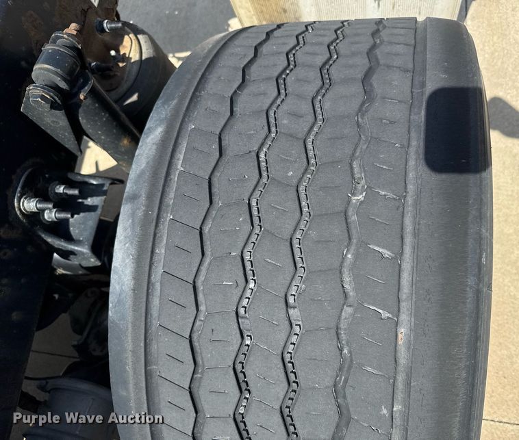 image for item EG6353 2016 Freightliner Cascadia semi truck