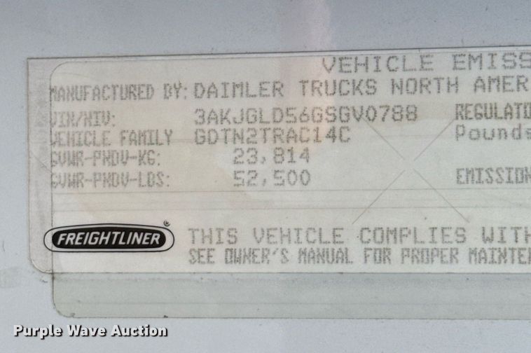 image for item EG6353 2016 Freightliner Cascadia semi truck