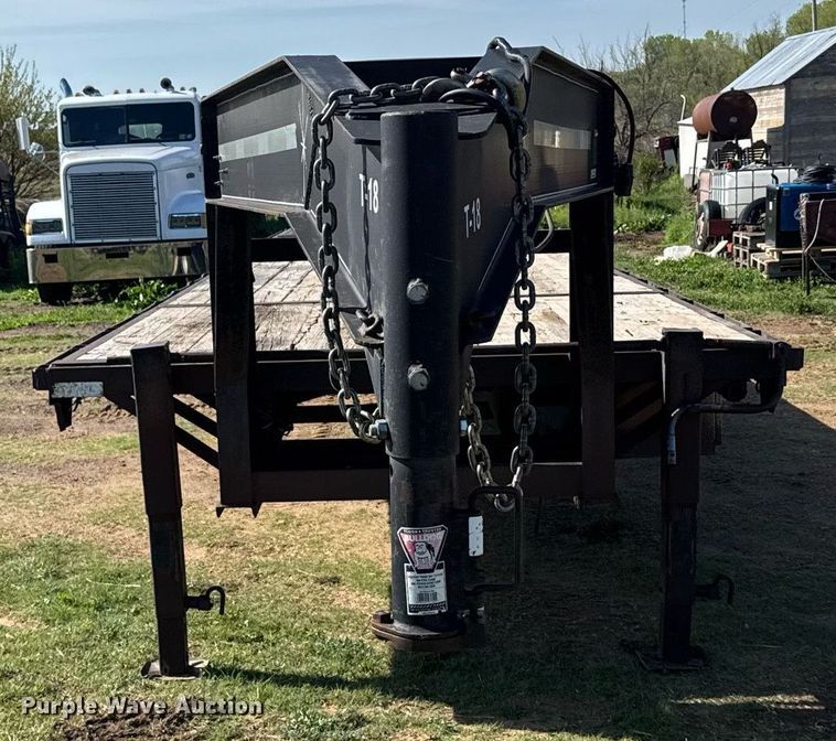 image for item EG6394 1995 Oklahoma Gooseneck equipment trailer