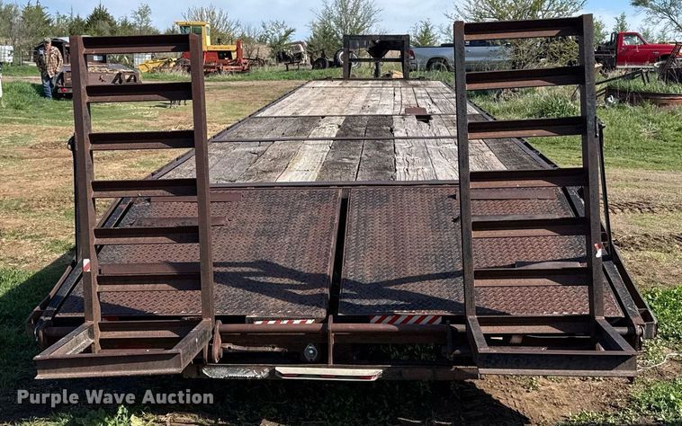 image for item EG6394 1995 Oklahoma Gooseneck equipment trailer