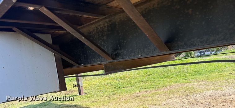 image for item EG6394 1995 Oklahoma Gooseneck equipment trailer