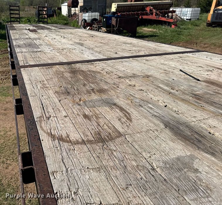 image for item EG6394 1995 Oklahoma Gooseneck equipment trailer