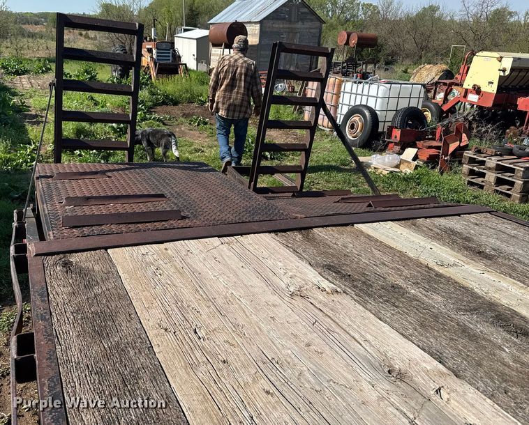 image for item EG6394 1995 Oklahoma Gooseneck equipment trailer