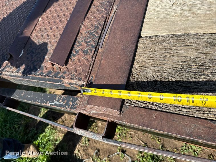 image for item EG6394 1995 Oklahoma Gooseneck equipment trailer