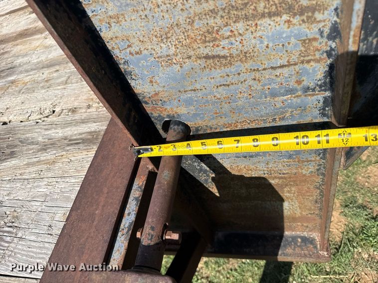 image for item EG6394 1995 Oklahoma Gooseneck equipment trailer