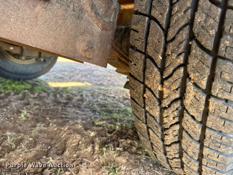 image for item EG6394 1995 Oklahoma Gooseneck equipment trailer