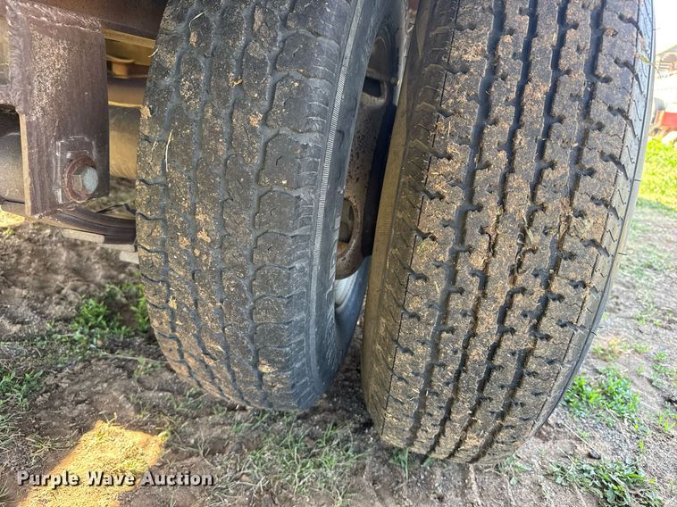 image for item EG6394 1995 Oklahoma Gooseneck equipment trailer